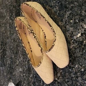 Quilted beige flats❤